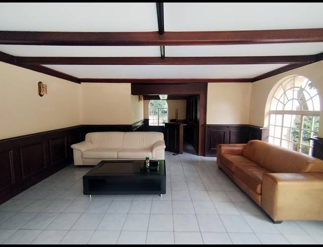 5 BEDROOM HOUSE FOR SALE IN COUNTRY LIFE PARK